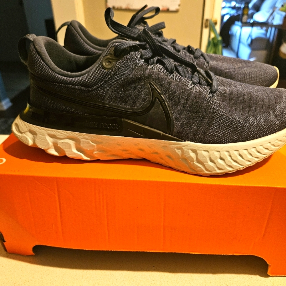 Men's Nike React Infinity Run Flyknit 2 10.5